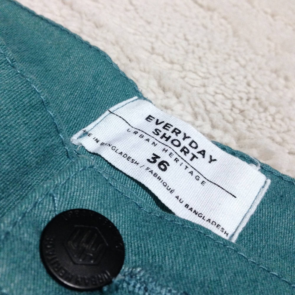 Urban Heritage | Teal Flat Front Men Shorts | Size 36 - Picture 4 of 10